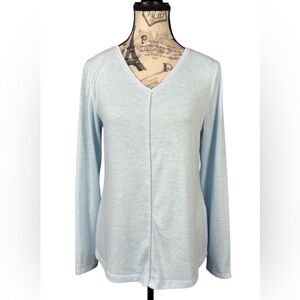 Chico's Chic Soft Blue Long with silver Studding Sleeve V-Neck Top Size 0